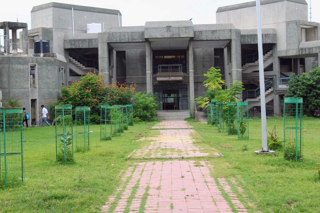 Vishwakarma Government Engineering College - Ahmedabad Photo1